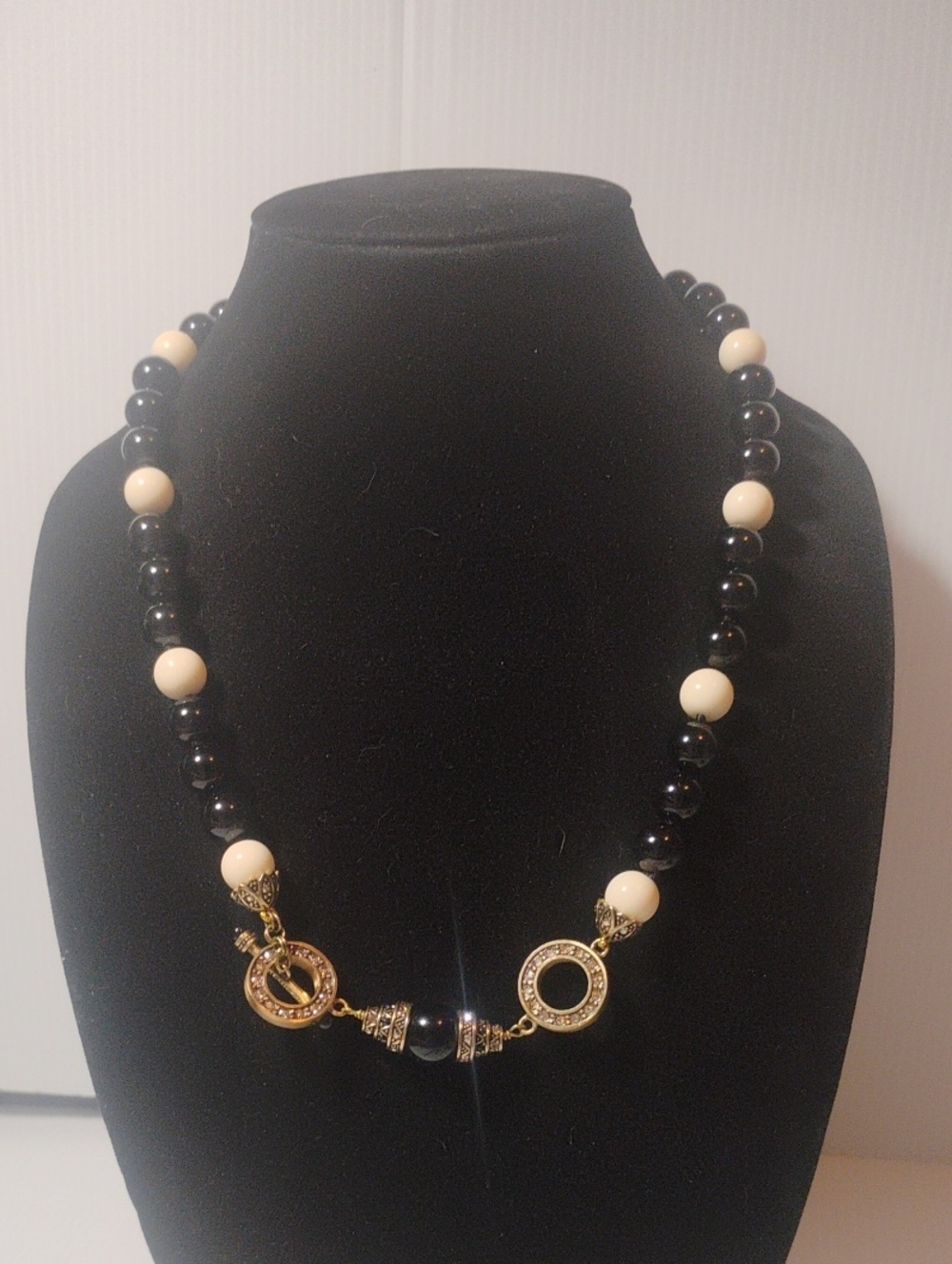 Heidi Daus "Let Me Count The Ways" 22-1/2" Toggle Necklace Black & White Beads